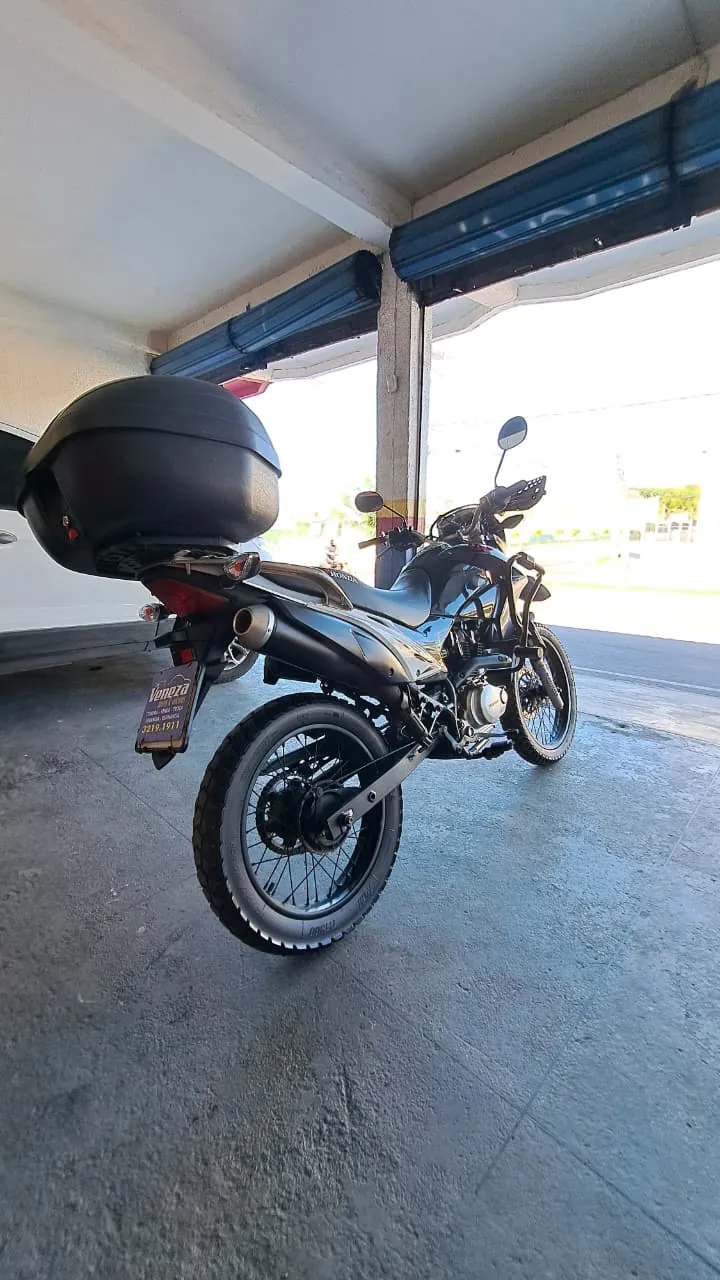 HONDA BROS 150 ESD TRASEIRA DIREITA